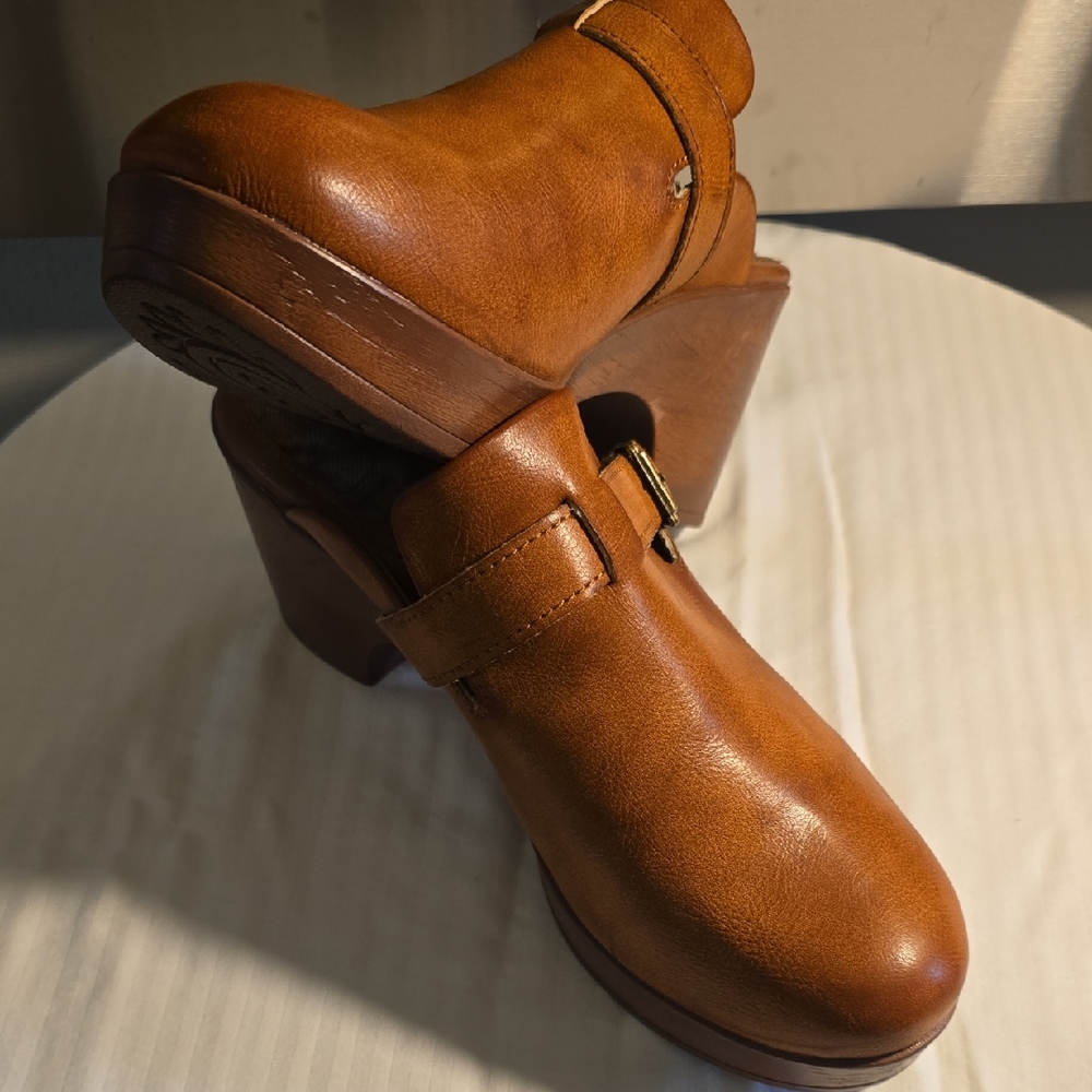 b.o.c. Brown Leather Clogs with Buckle